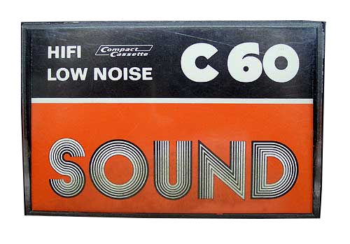 Solche 'markenlose'-Audiokassetten kaufte ich in meinem Leben fast mehr als Markenkassetten. Schöne Farben und Design. Casset10