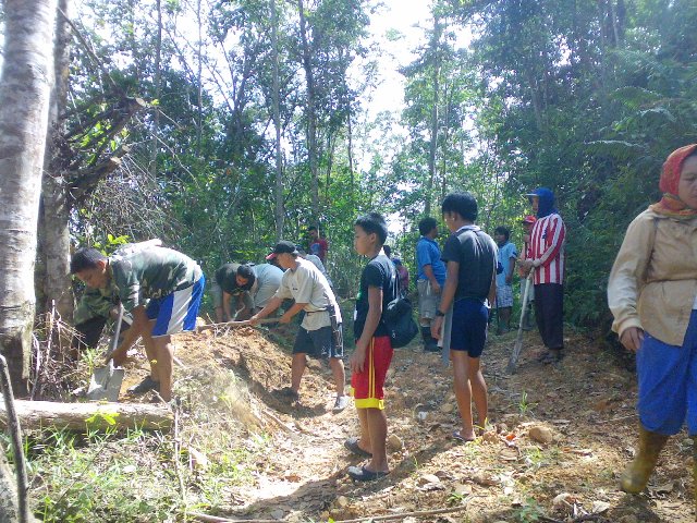 Gotong-royong membaiki paip di mararagang -21jan2012 21012014