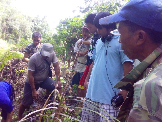 Gotong-royong membaiki paip di mararagang -21jan2012 21012024