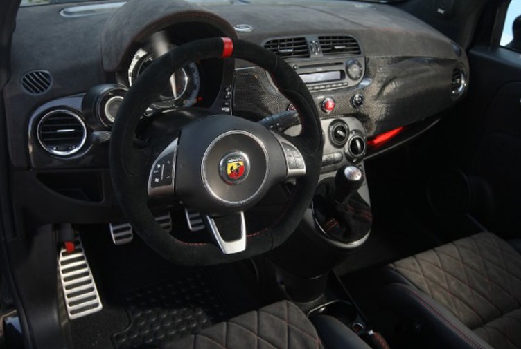 500 Abarth Cinquone Stradale Romeo Ferraris : la 500 ultime (300 chevaux) S0-50013