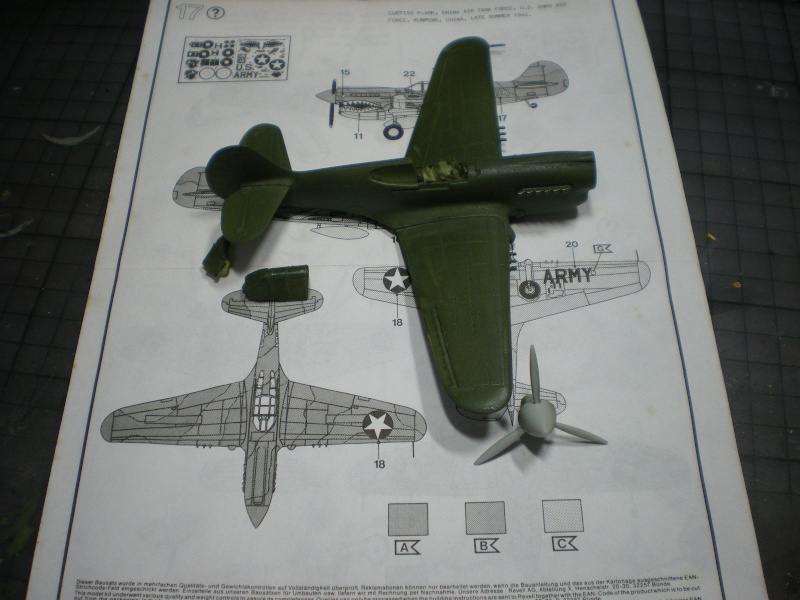 [Revell (Kovozavody Semily)] Curtiss P40K Warhawk 1/72 P40_1_13