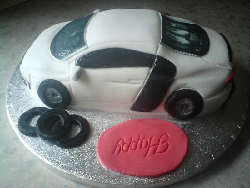 Gâteau Audi R8 ! 92863710