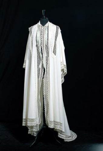 Robe de l'impératrice Elisabeth d'Autriche ( Sissi ) 09110416