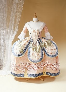 Robes de l'époque de Marie Antoinette Marie_23