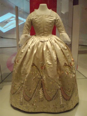 Robes de l'époque de Marie Antoinette Mariea10