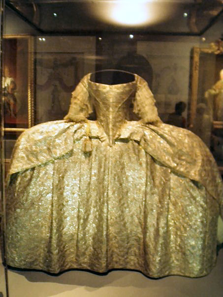 Robes de l'époque de Marie Antoinette Robe_m10