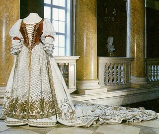Robe de l'impératrice Elisabeth d'Autriche ( Sissi )