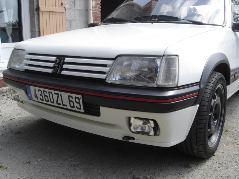  Peugeot 205 GTI 1900 130 CV de 1988 - Page 5 Dsc00610