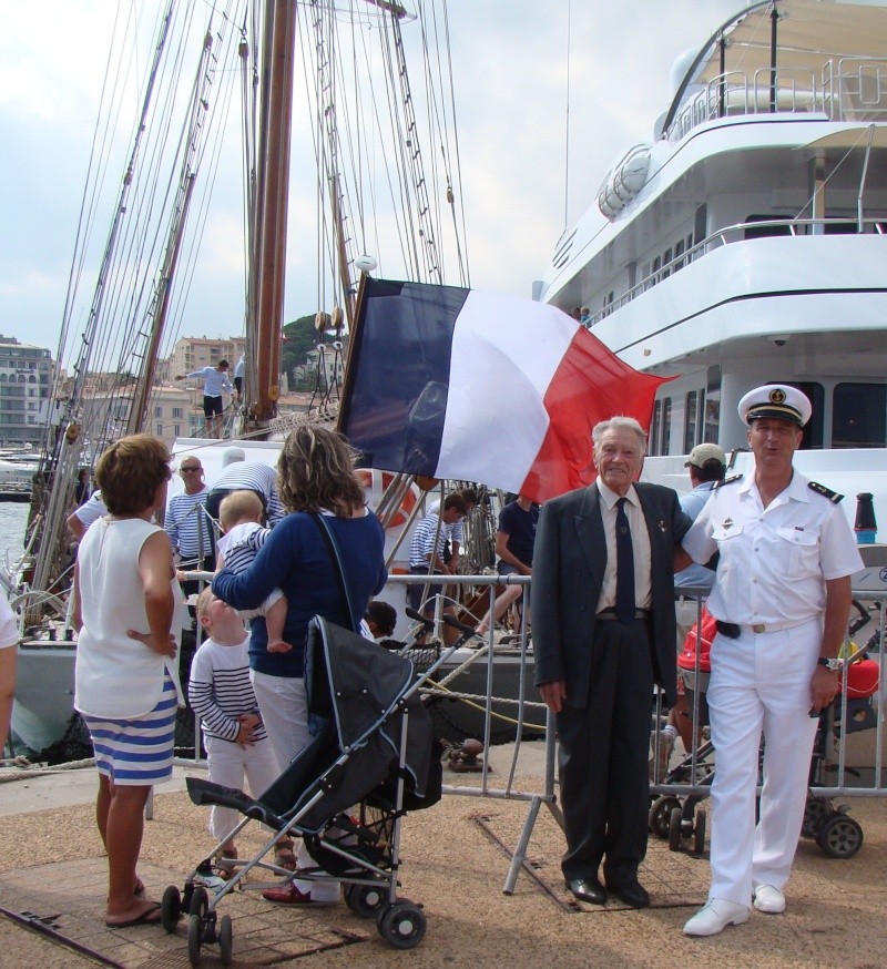 Goelette "Etoile "de la Marine Nationale , à Cannes 07210