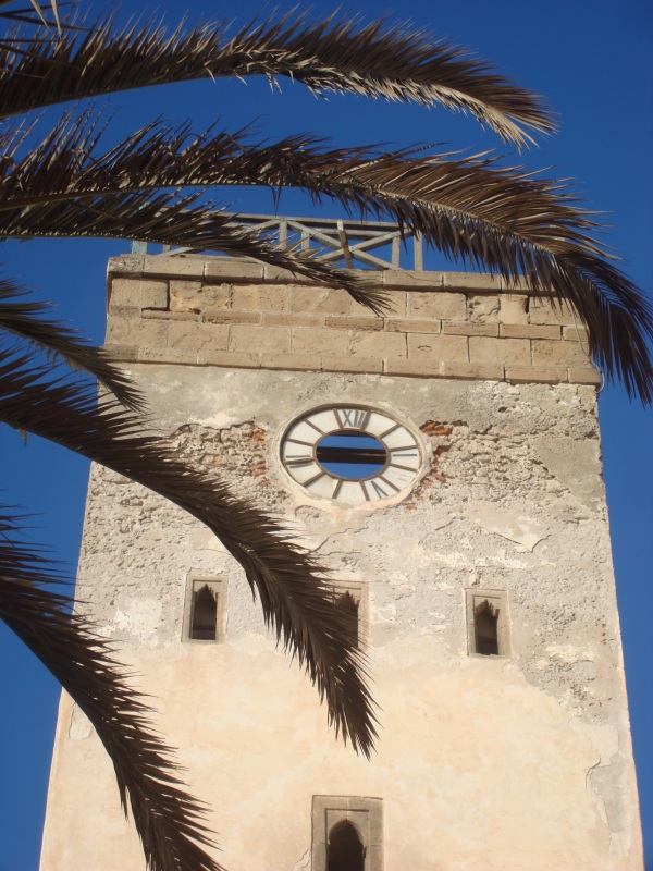 L'horloge patiente toujours sur son sort Dsc08919