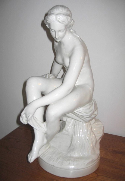 Statuette d'après Falconet. porcelaine villenauxe la grande Baigne10