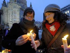 Dresden 19. Feb. 2011, wieder Fackelumzüge in Deutschland? Gedenk10