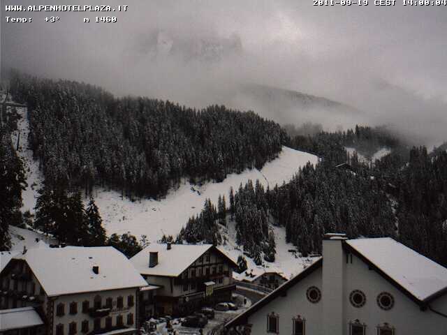 19 settembre 2011: per gli amanti della neve in alto...rieccola! Webcam15