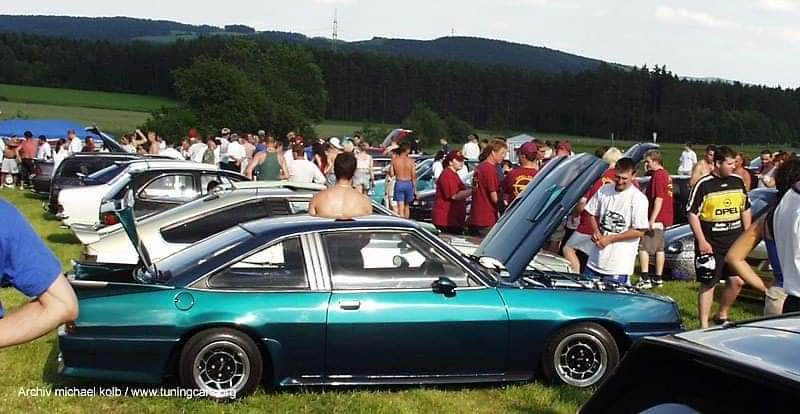 ZAJÍMAVÉ OPELY NA OPEL TREFFEN A ČESKÝCH TUNING SRAZECH - Stránka 25 Fb_i1229