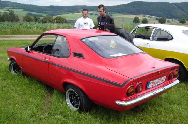 Z klubového archivu: Opel Manta A  - Opel Treffen Schafberg 2009  Fb_im109