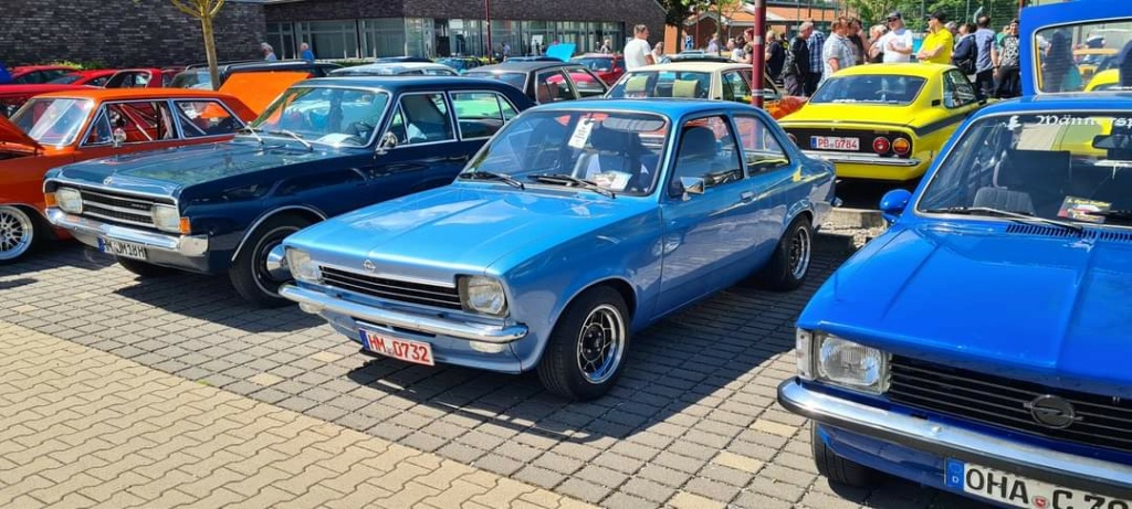 ZAJÍMAVÉ OPELY NA OPEL TREFFEN A ČESKÝCH TUNING SRAZECH - Stránka 22 Fb_im468