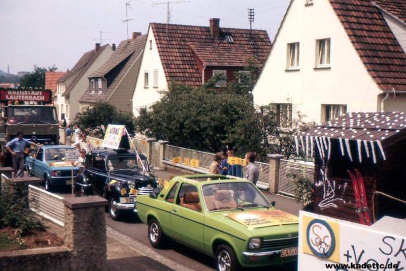 Zajímavost: Dobový Opel sraz v roce 1977 při prezentaci vozu Rekord E  Fb_im722