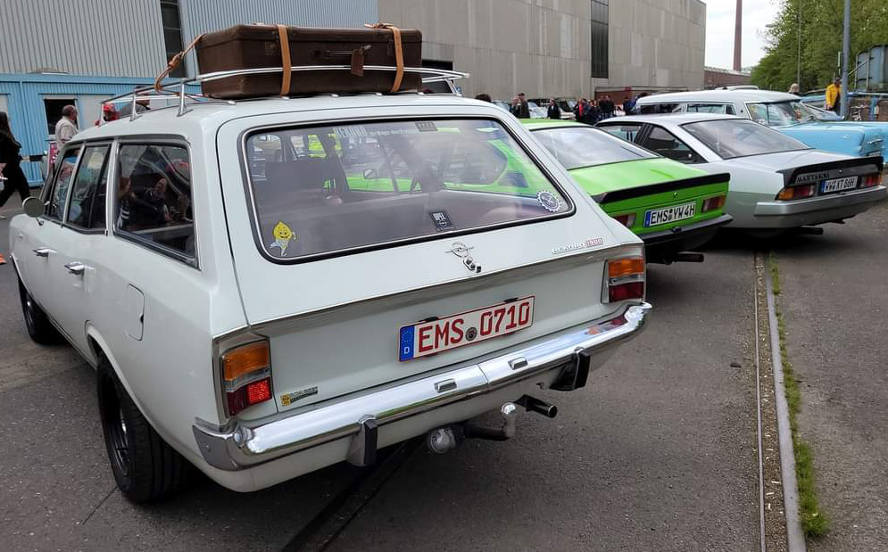 ZAJÍMAVÉ OPELY NA OPEL TREFFEN A ČESKÝCH TUNING SRAZECH - Stránka 22 Psx_1037