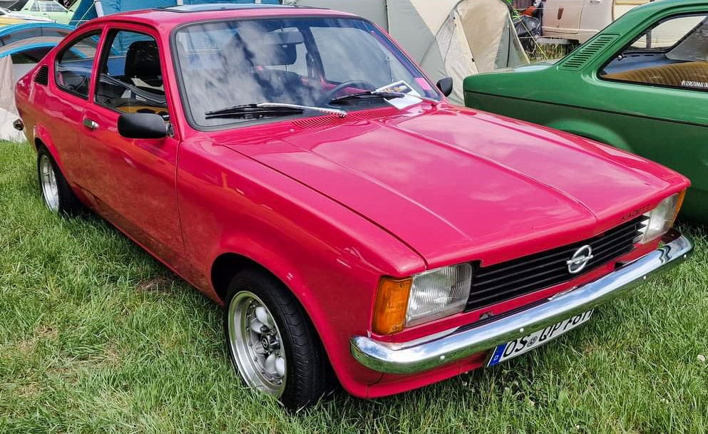 ZAJÍMAVÉ OPELY NA OPEL TREFFEN A ČESKÝCH TUNING SRAZECH - Stránka 22 Psx_1419