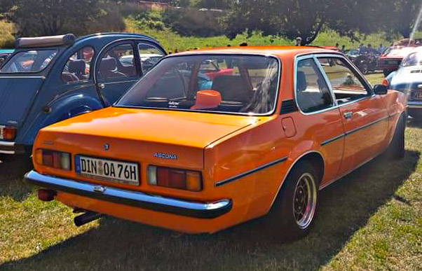 ZAJÍMAVÉ OPELY NA OPEL TREFFEN A ČESKÝCH TUNING SRAZECH - Stránka 23 Psx_1555