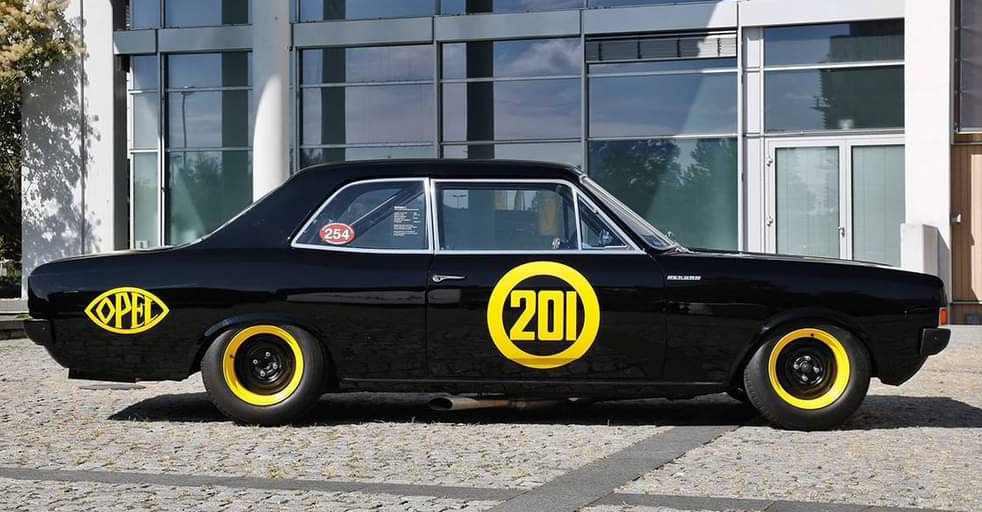 Závodní legenda - Opel Rekord C Limo "Černá Vdova" 1968  Psx_2467