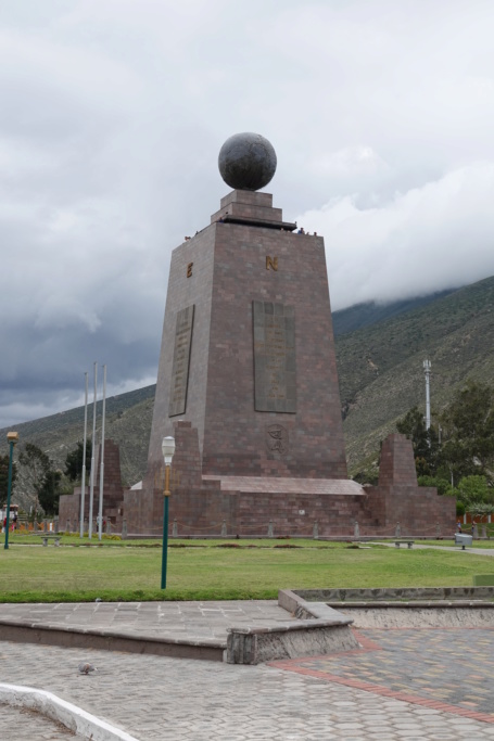 LA MITAD DEL MUNDO Dsc01810