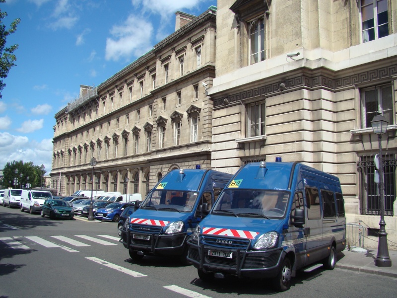 paris: divers services de secours Dsc08414