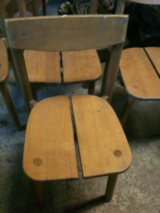 chaise en bois design a identifier Img_0710