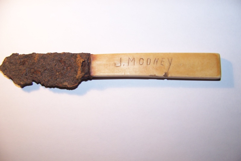 Le couteau de John Mooney 100_7535