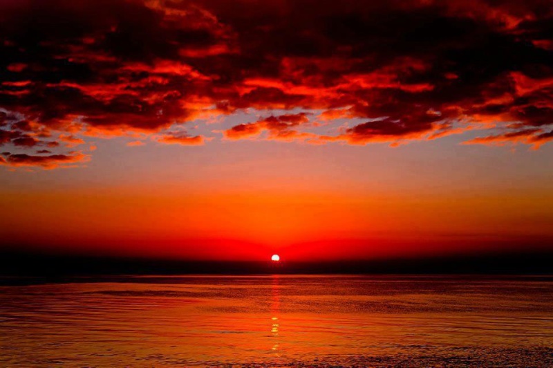 les plus belle photos de couchers de soleil - Page 2 39474010