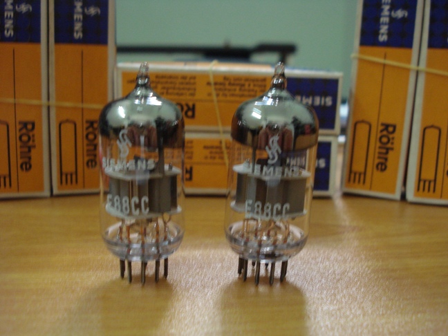 Siemens  Russia 6922 or Ecc88 vintage tubes Dsc04233