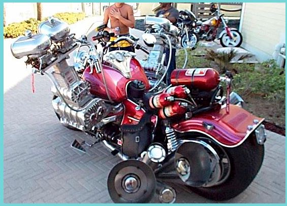 la moto qui est peut etre plus puissante que Beki 310