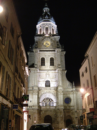 Par ordre alphabétique, des villes et des villages . - Page 14 Bourg_11