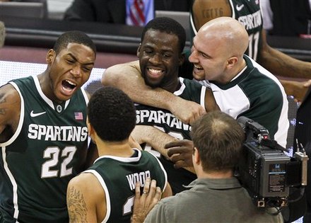 #10 Spartans hold on to beat the Badgers 63-60 in Madison Mich_s15