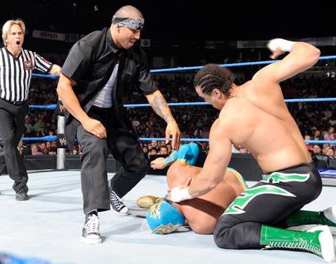 SmackDown - November 4, 2011 - Greenville, SC Sdsinc33