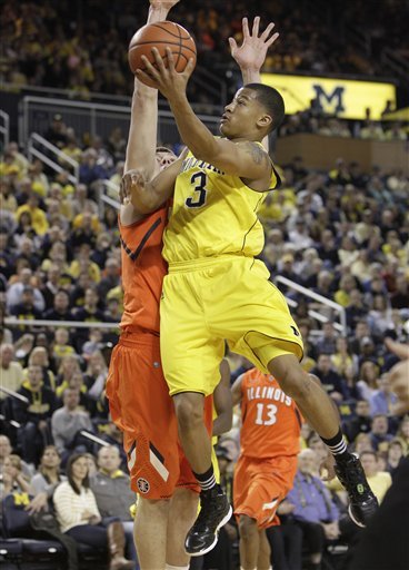 #22 U-M Beat Illinois 70-61 to increase their home winning streak to 14 in a row Um_v_s11