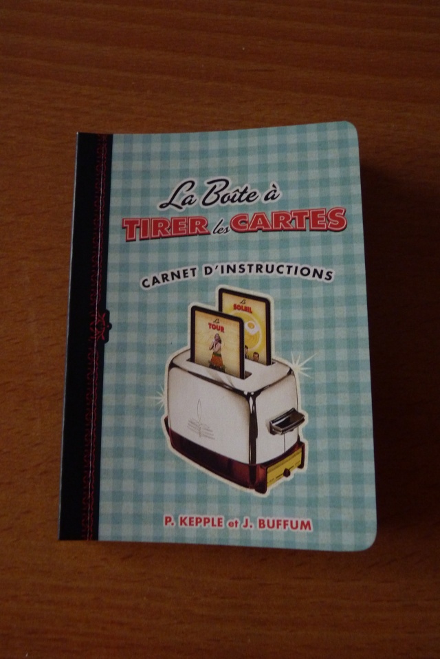 La Boîte à tirer les Cartes / The Housewives Tarot  P1050710