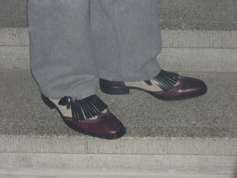 Les souliers bicolores : proxénète ou élégant ? Dscn1711