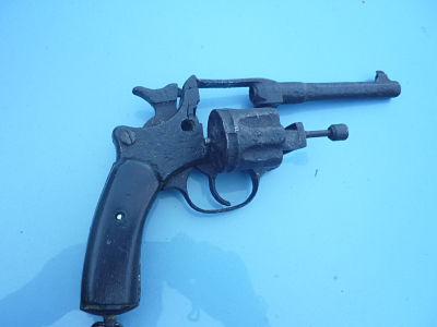 resto d'un revolver d'ordonnace suisse mod 1882 de fabrication belge  - Page 2 1_opt10