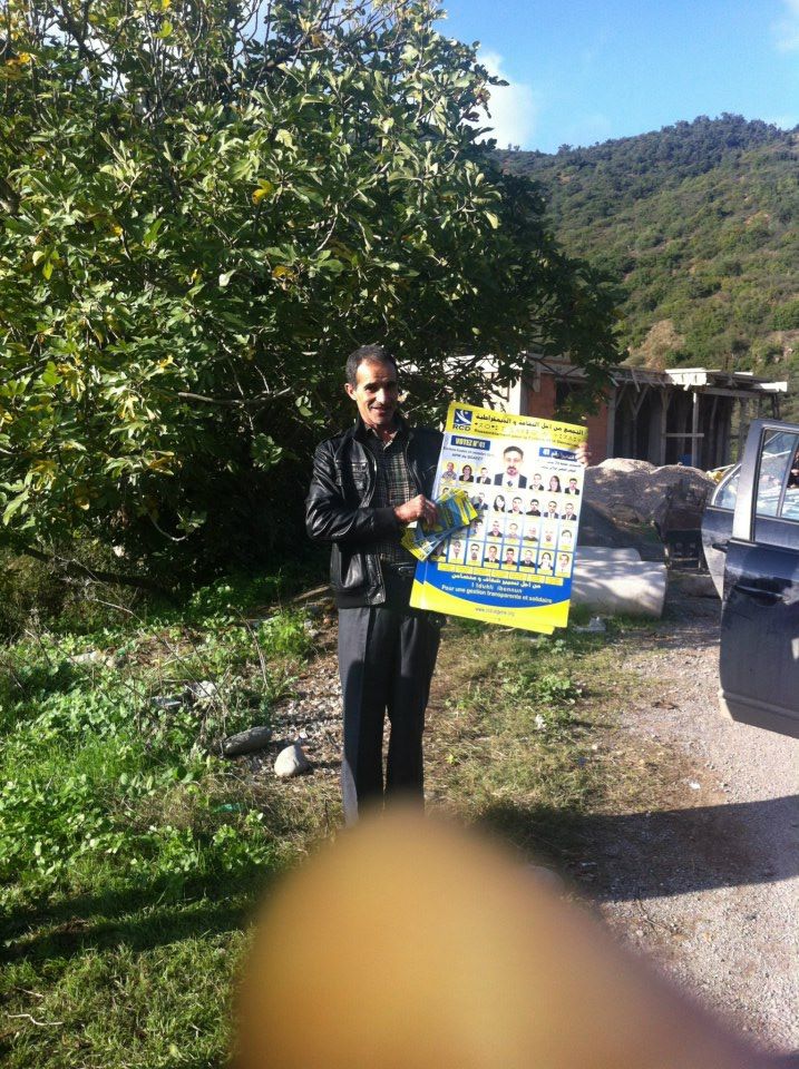 CANDIDATS APW RCD DE BGAYET EN CAMPAGNE D'AFFICHAGE A AIT BIMOUNE 1138