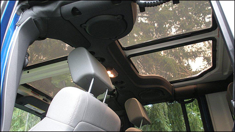 Profitez pleinement de votre Jeep Wrangler avec JeeTops ! Jeepto12