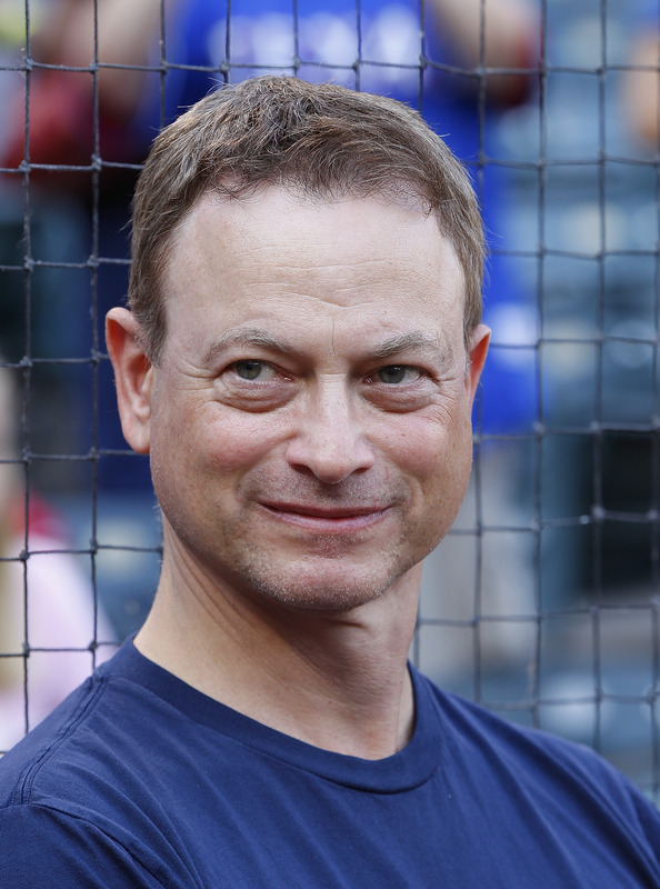 Gary Sinise - Page 23 7b396d10