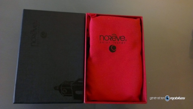 [NOREVE] Test Housse en cuir Norêve Modèle Tradition Gamme Perpétuelle et Couture pour HTC One X Ouvert10