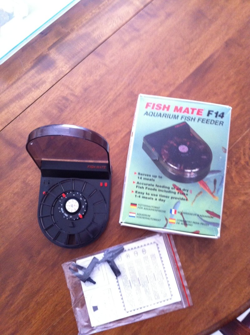 Fish Mate F14 (Nourrisseur automatique) Img_2510