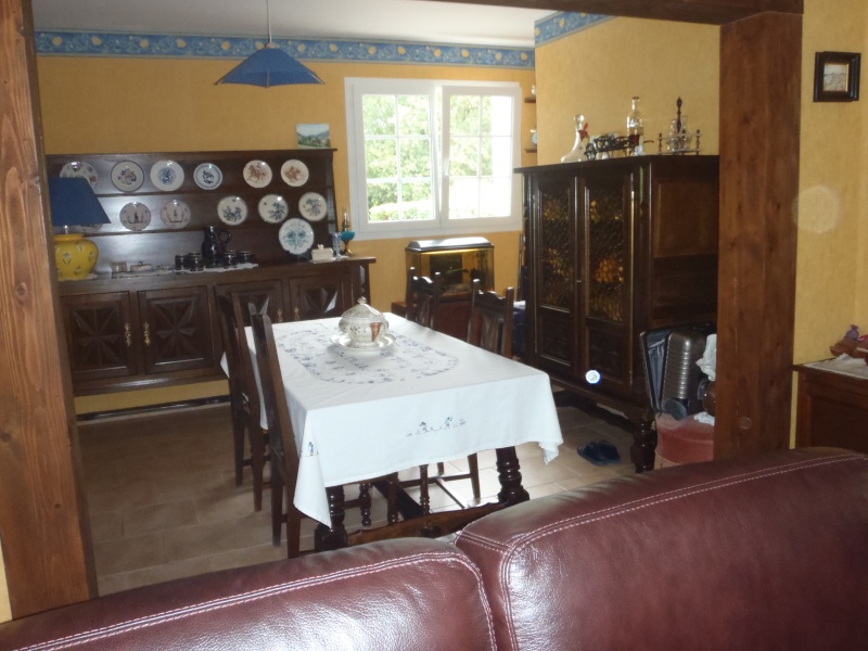 Couleur murs salon salle à manger et meuble rustique chêne foncé vernis Sam111