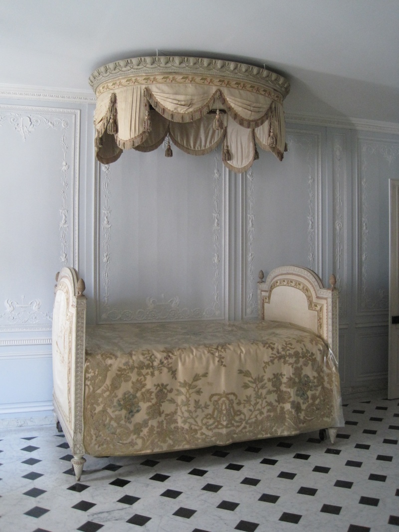 Versailles, des grands aux petits appartements de la reine La_sal11