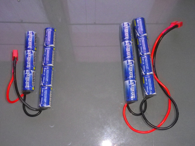 Vends batteries + garde main et crosse pour M4 ( VFC)... Imgp0318