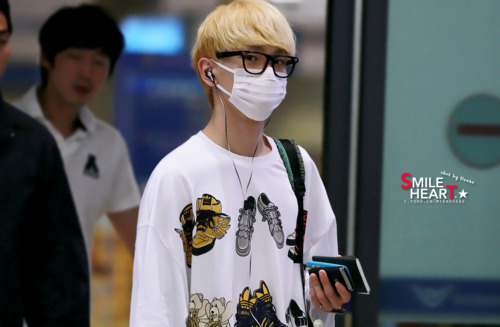 SHINee @ Departure from Singapore back to Korea 110911 Tumblr94