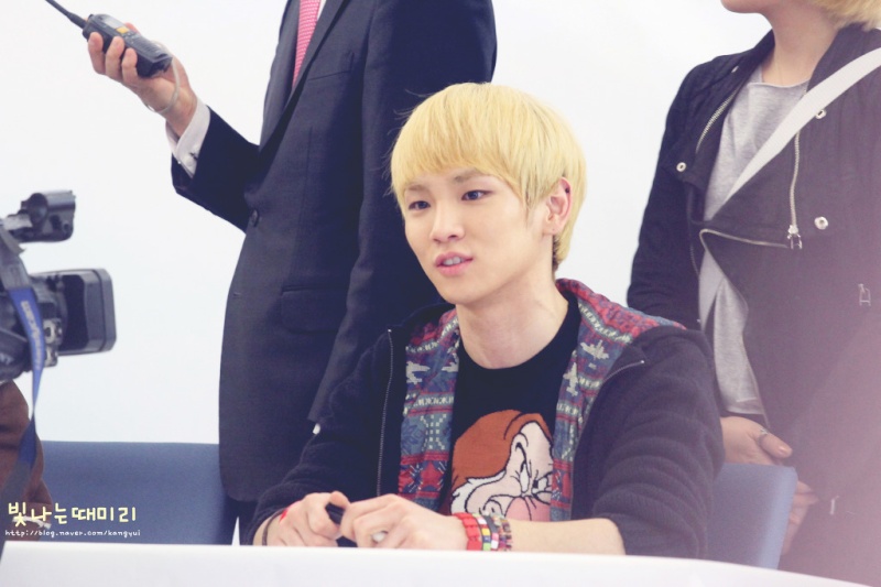 [Fan Photo] Key au The Son of The Sun Fansigning 111213 126