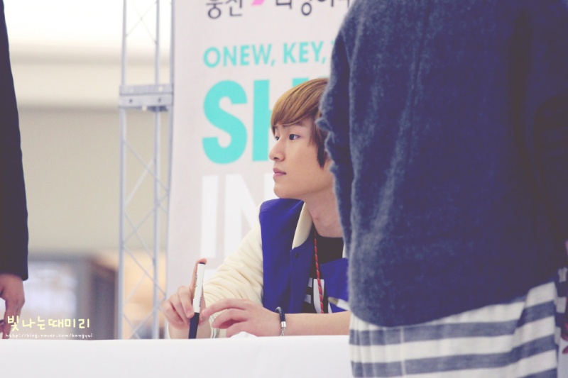  [Fan Photo] Onew au The Son of The Sun Fansigning 111213  2016